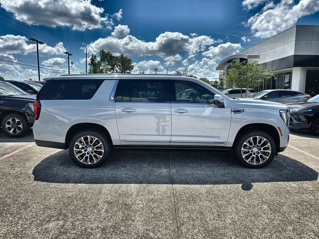 New 2026 GMC Yukon XL Denali w/ Denali Reserve Package AWD/4WD image 10