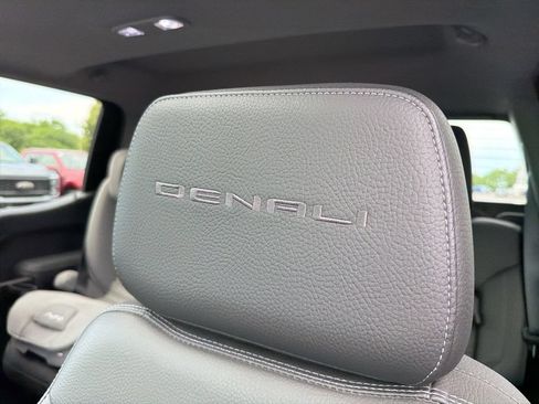 Used 2019 GMC Sierra 1500 Denali w/ Denali Ultimate Package AWD/4WD image 15