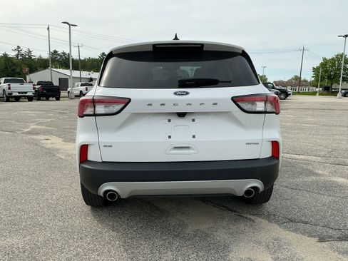 Used 2021 Ford Escape SE w/ Cold Weather Package AWD/4WD image 4