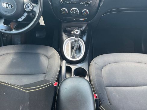 Used 2016 Kia Soul + FWD image 17