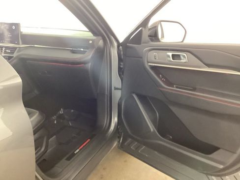 Used 2025 Ford Explorer ST AWD/4WD image 22