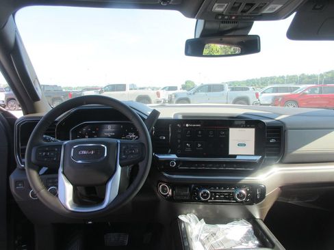 New 2026 GMC Sierra 2500 SLT w/ SLT Premium Package AWD/4WD image 17