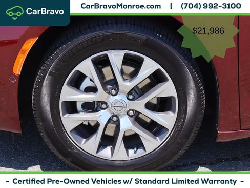 Used 2021 Chrysler Pacifica Pinnacle FWD image 13