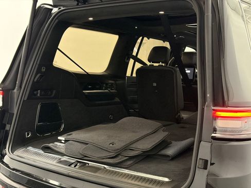 Used 2022 Jeep Grand Wagoneer Series II image 8