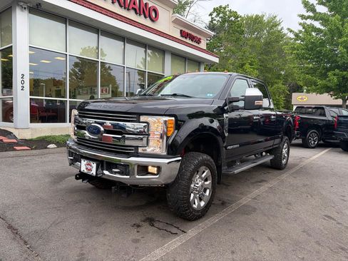 Used 2017 Ford F250 Lariat w/ Chrome Package AWD/4WD image 2