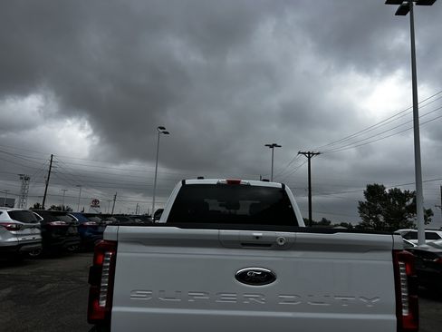 Used 2025 Ford F250 Lariat AWD/4WD image 5