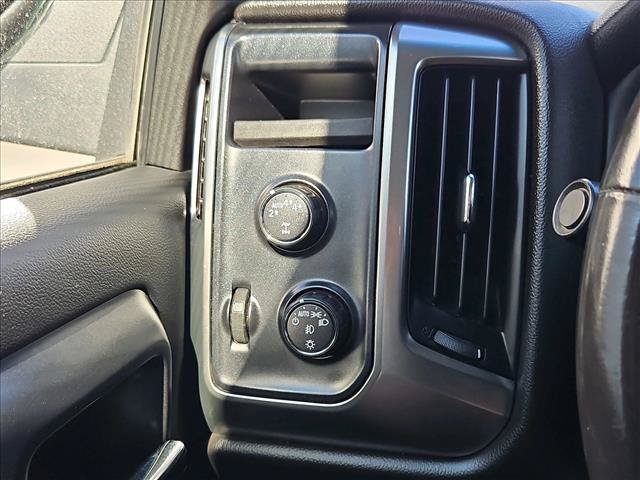 Used 2017 Chevrolet Silverado 1500 LT w/ LT Convenience Package AWD/4WD image 17