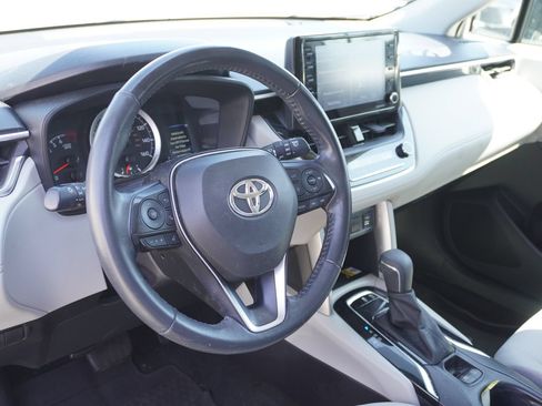 Used 2022 Toyota Corolla Cross LE w/ Black Badges Package (TMS) AWD/4WD image 7