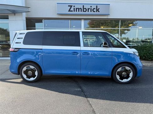 New 2025 Volkswagen ID. Buzz Pro S Plus image 2