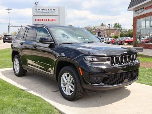 New 2026 Jeep Grand Cherokee Laredo AWD/4WD image 2