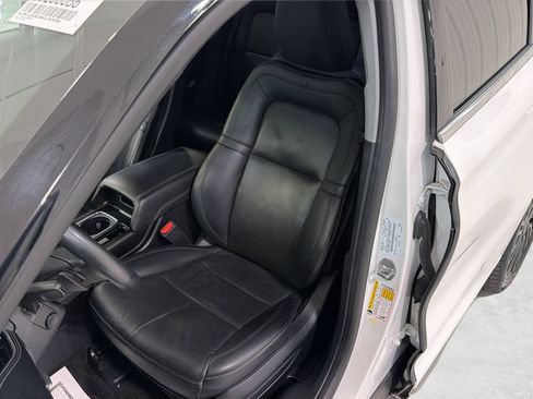 Used 2022 Lincoln Corsair Reserve AWD/4WD image 9