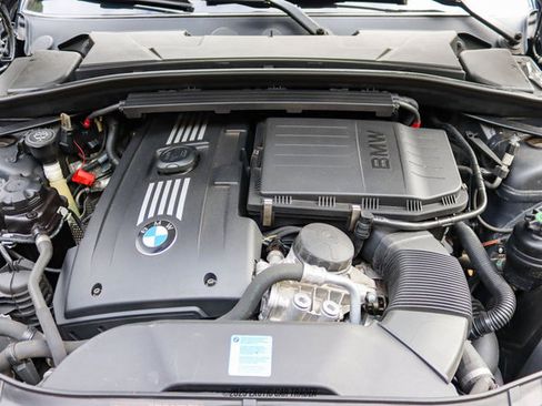 Used 2010 BMW 135i Convertible image 25