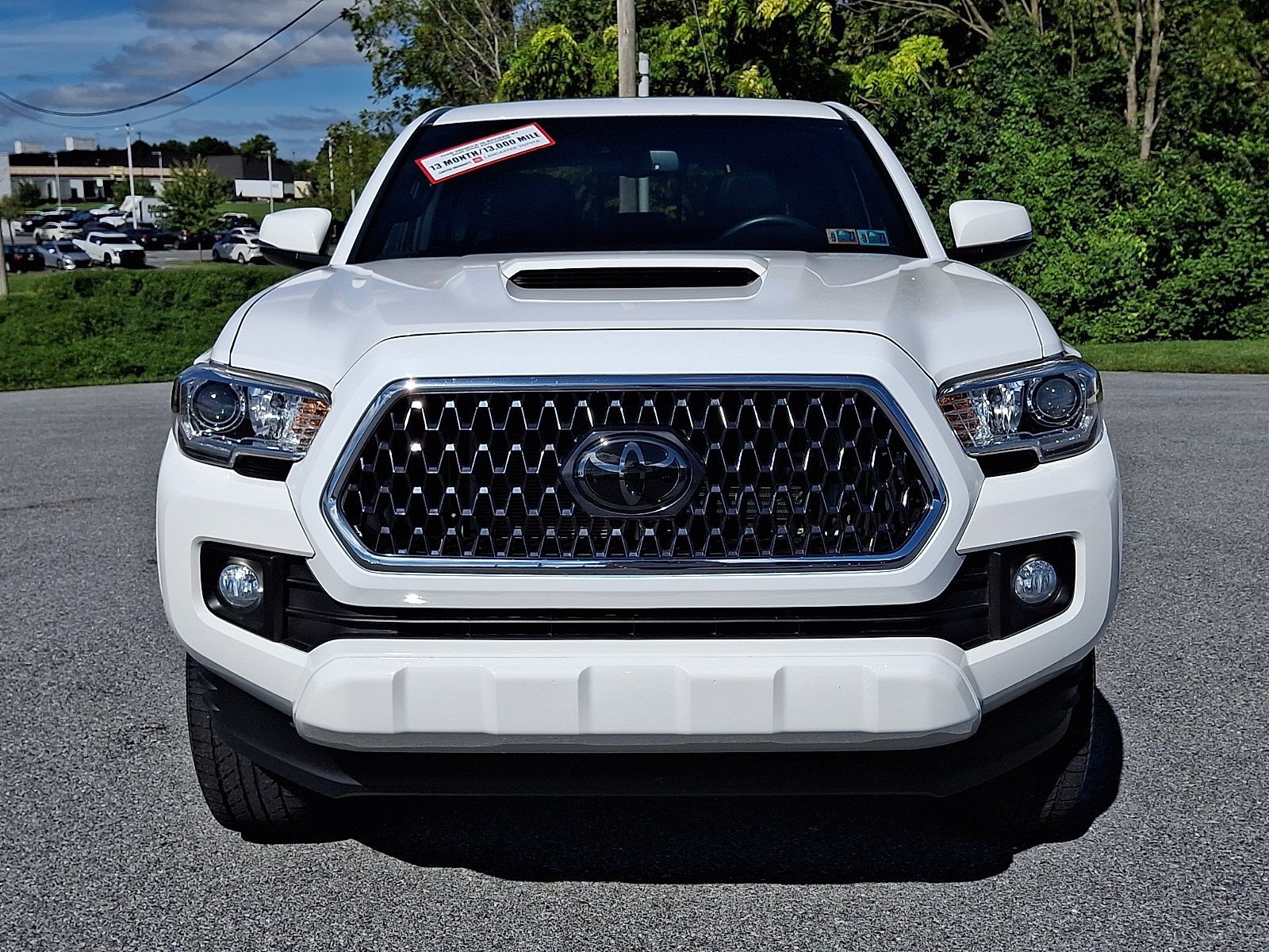 Used 2018 Toyota Tacoma TRD Sport AWD/4WD image 2
