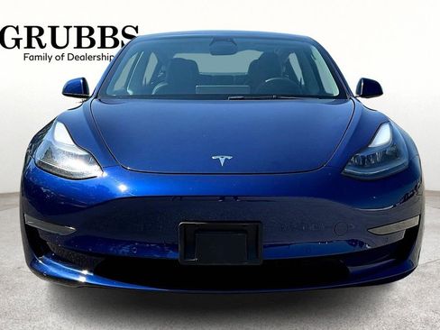 Used 2022 Tesla Model 3 Standard Range image 4