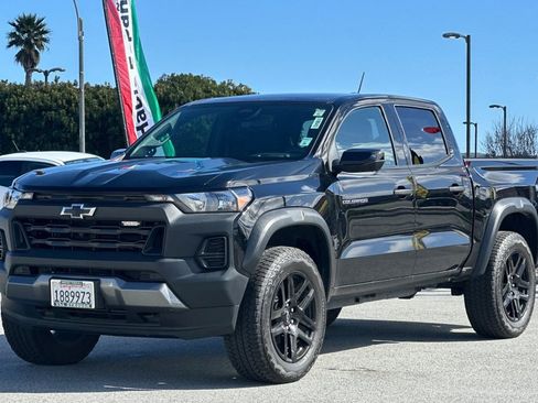 Used 2024 Chevrolet Colorado Trail Boss w/ Technology Package image 7