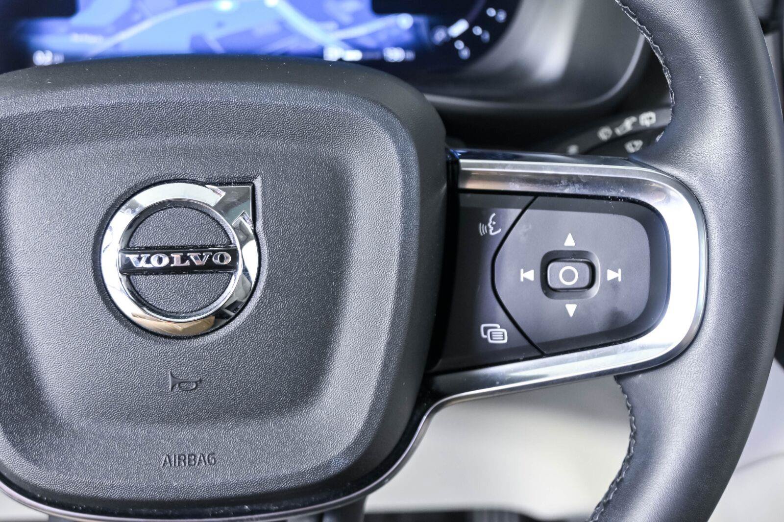 Used 2023 Volvo XC40 B5 Plus w/ Protection Package AWD/4WD image 10