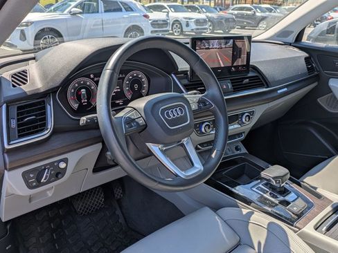Used 2023 Audi Q5 2.0T Prestige w/ Prestige Package image 10