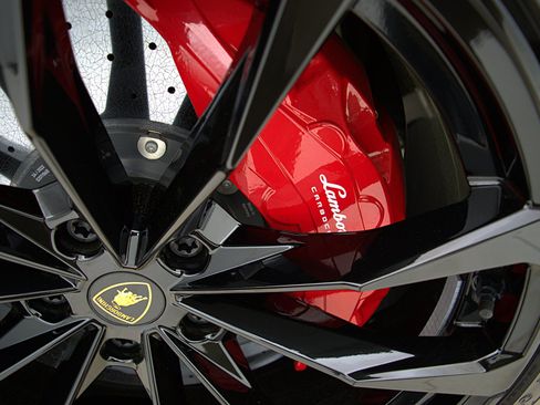 Used 2022 Lamborghini Urus AWD/4WD image 57