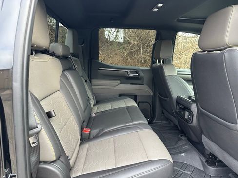 Used 2022 Chevrolet Silverado 1500 ZR2 w/ Technology Package image 14