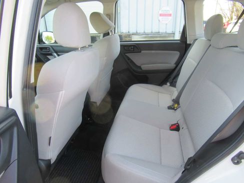 Used 2018 Subaru Forester 2.5i w/ Alloy Wheel Package image 16