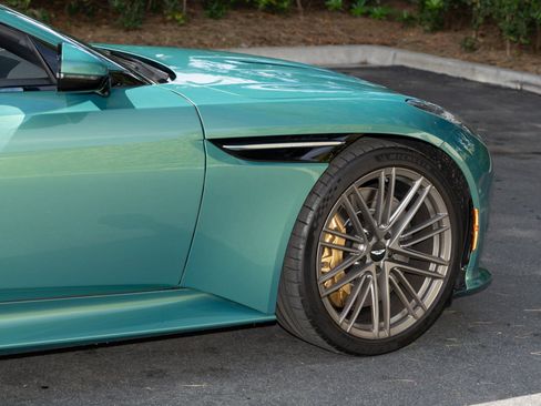 Used 2024 Aston Martin DB12 Coupe image 8