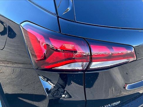 Used 2024 Chevrolet Equinox LT w/ LPO, Floor Liner Package FWD image 28