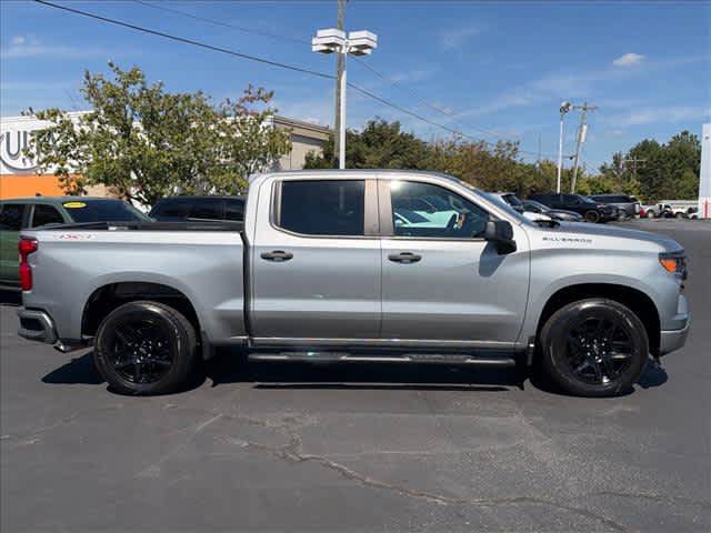 Used 2023 Chevrolet Silverado 1500 Custom AWD/4WD image 2