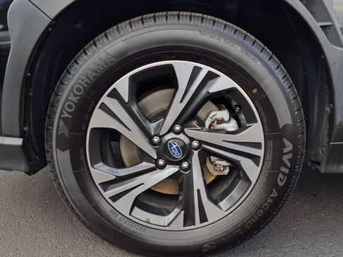 Used 2024 Subaru Crosstrek 2.0i Premium AWD/4WD image 9