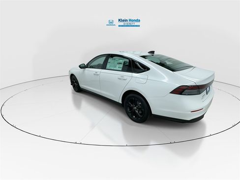New 2025 Honda Accord SE image 8