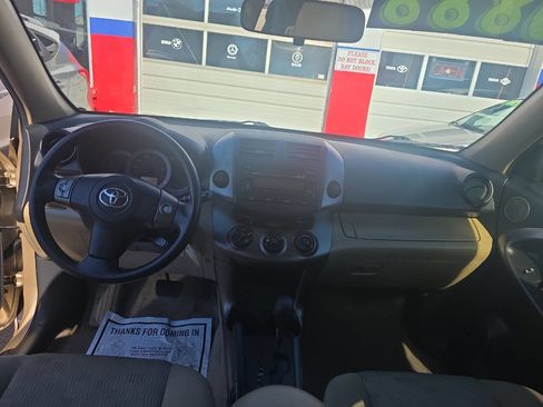 Used 2012 Toyota RAV4 4WD w/ Value Pkg image 11
