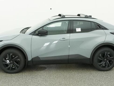 New 2026 Toyota C-HR AWD/4WD image 9