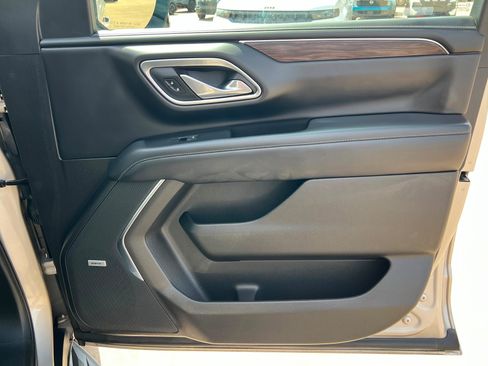 Used 2021 Chevrolet Suburban LT AWD/4WD image 25