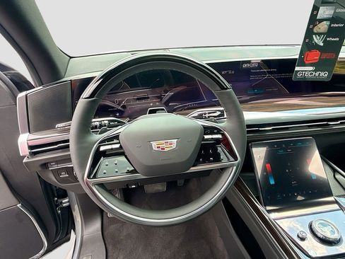 New 2025 Cadillac Escalade Premium Luxury image 11