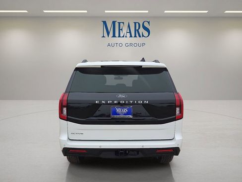 Used 2025 Ford Expedition Active image 4