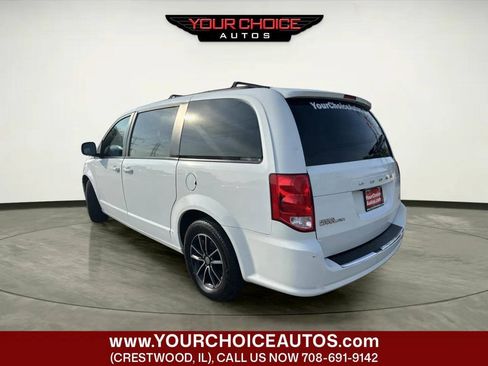 Used 2019 Dodge Grand Caravan GT FWD image 3