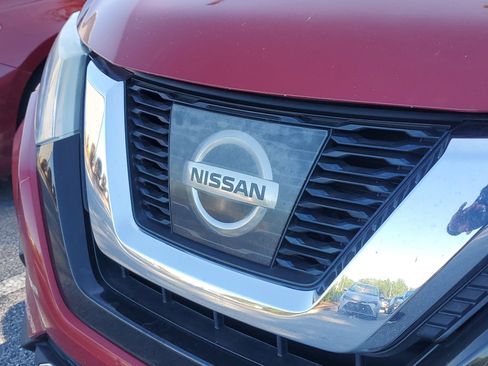 Used 2017 Nissan Rogue SL w/ SL Premium Package FWD image 5