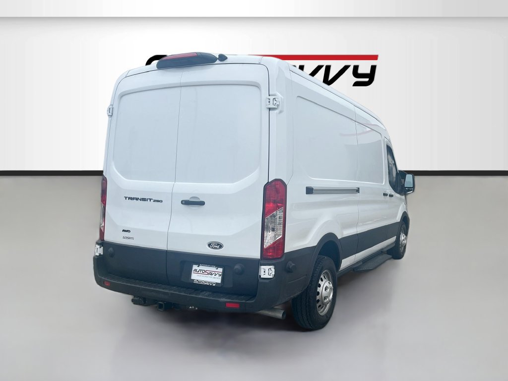 Used 2026 Ford Transit 250 148 Medium Roof Extended AWD image 7