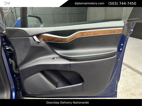 Used 2019 Tesla Model X Long Range image 28