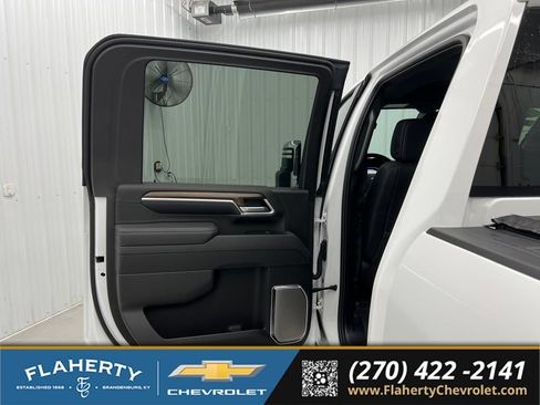 Used 2025 Chevrolet Silverado 2500 High Country w/ High Country Premium Package AWD/4WD image 10