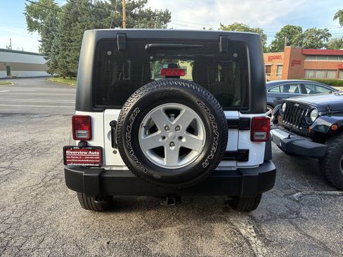 Used 2016 Jeep Wrangler Sport w/ Quick Order Package 24S AWD/4WD image 6