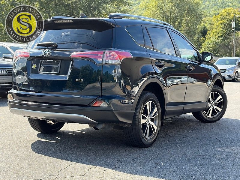 Used 2018 Toyota RAV4 XLE FWD image 6