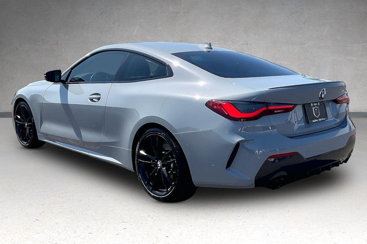 Used 2022 BMW 430i Coupe w/ M Sport Package RWD image 3