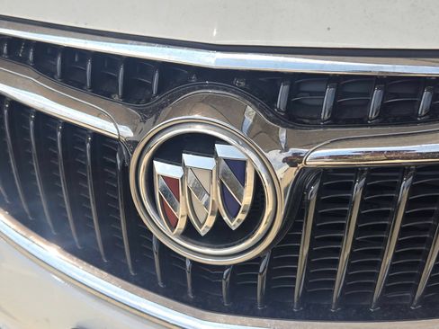 Used 2020 Buick Envision Essence FWD image 3