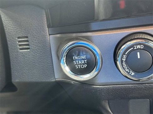 Used 2018 Toyota Tacoma TRD Sport image 37