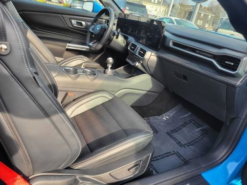 Used 2025 Ford Mustang GT Premium w/ GT Performance Package image 11