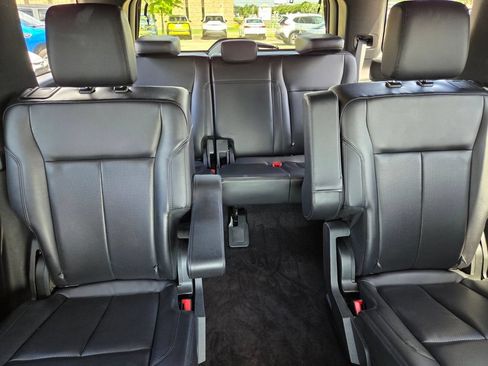 Used 2021 Ford Expedition XLT RWD image 34