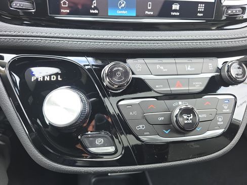 New 2026 Chrysler Pacifica Select w/ S Appearance Package image 8