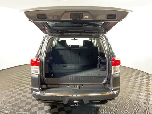 Used 2011 Toyota 4Runner SR5 w/ Convenience Pkg image 12