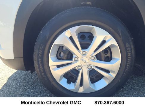 Used 2024 Chevrolet Trax LS FWD image 9