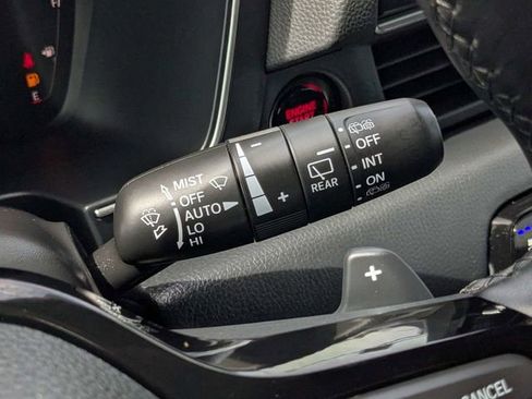 Used 2025 Honda Pilot Elite image 26